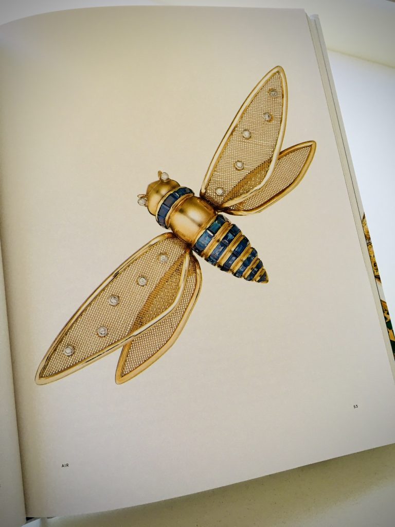 Boucheron Bee Clip in the book Beautiful Creatures 